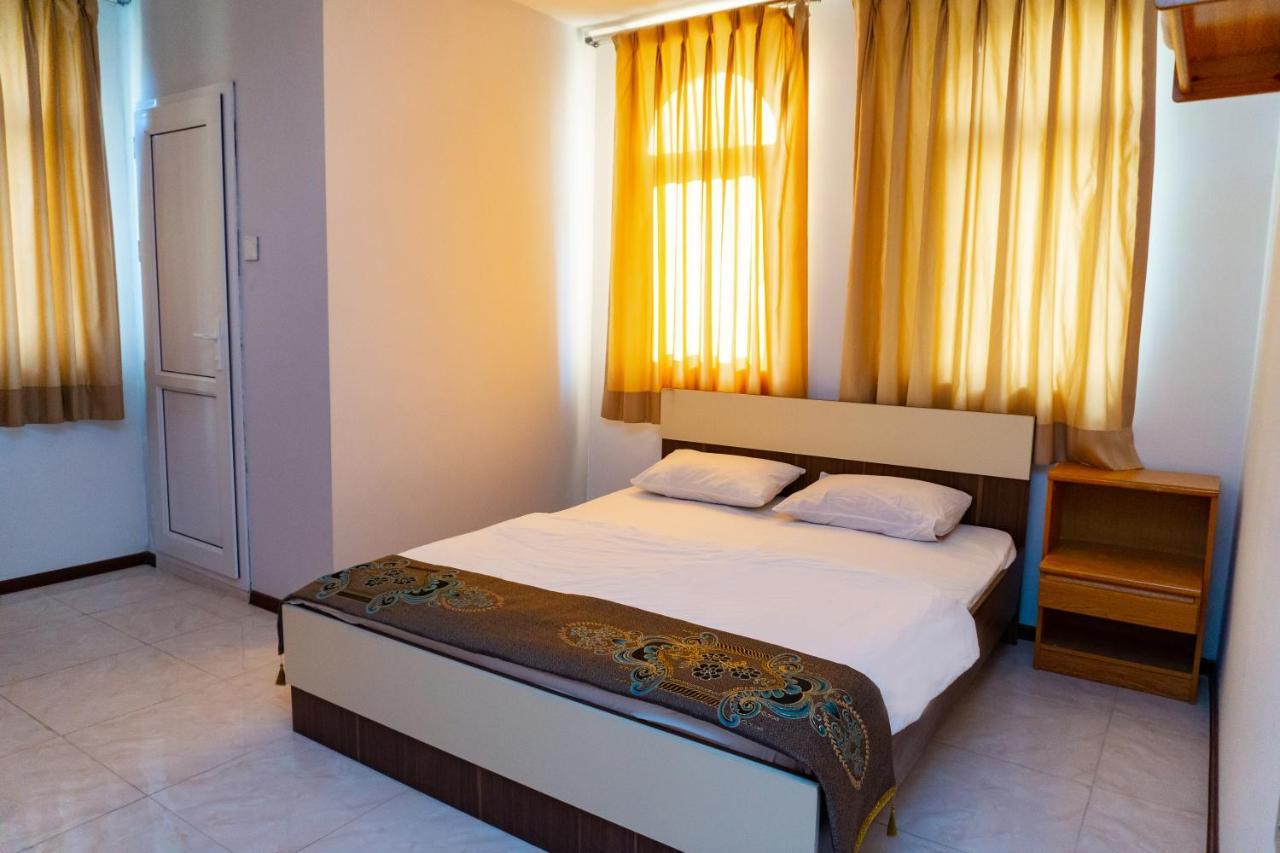 White Horse Hotel Баку Екстер'єр фото