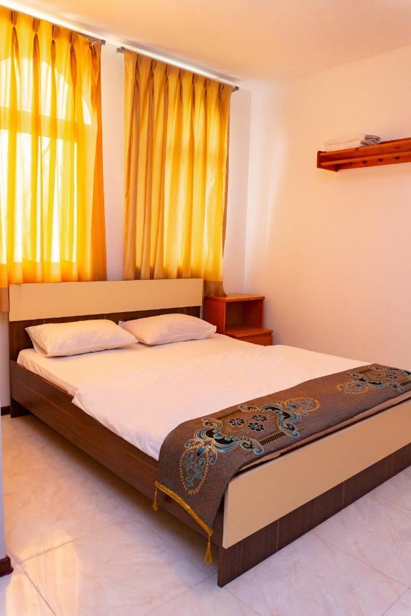 White Horse Hotel Баку Екстер'єр фото