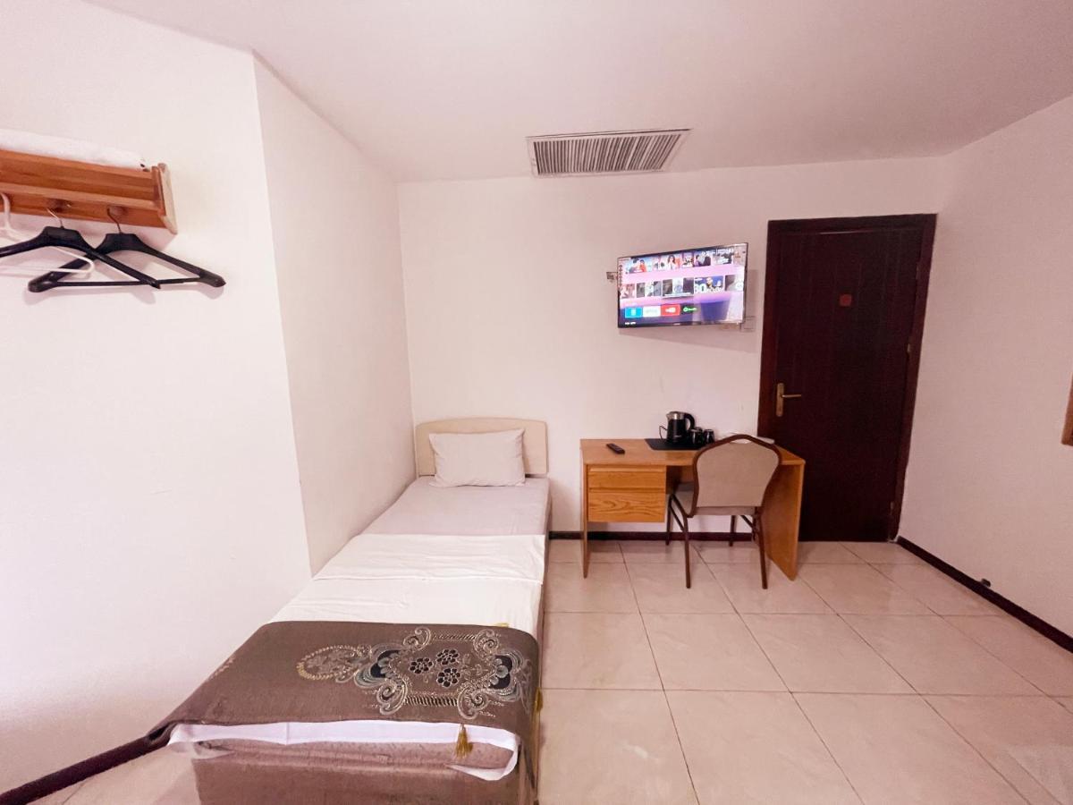 White Horse Hotel Баку Екстер'єр фото